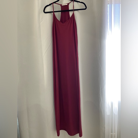 Burgundy Maxi dress - Picture 2 of 7